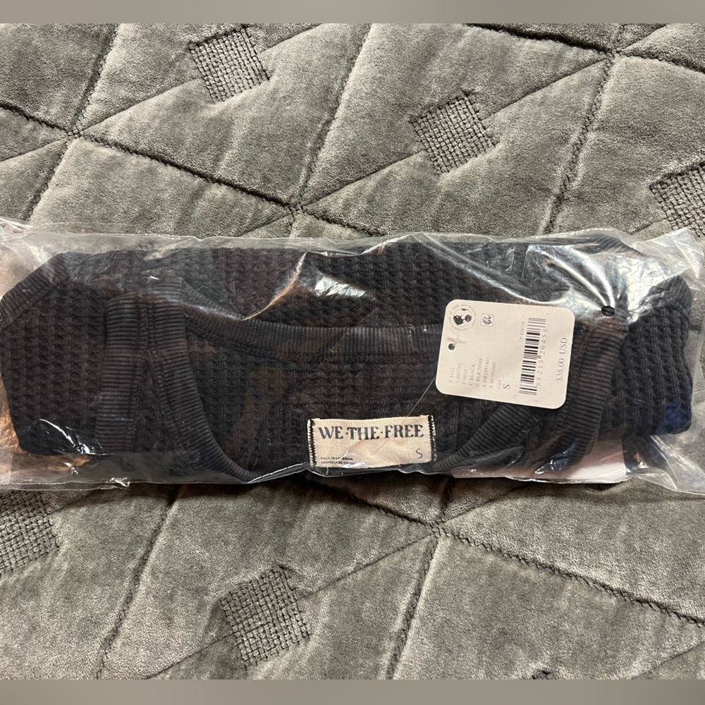 NWT FREE PEOPLE Vest Tank Top Black Waffle Thermal Size Small - Picture 6 of 6